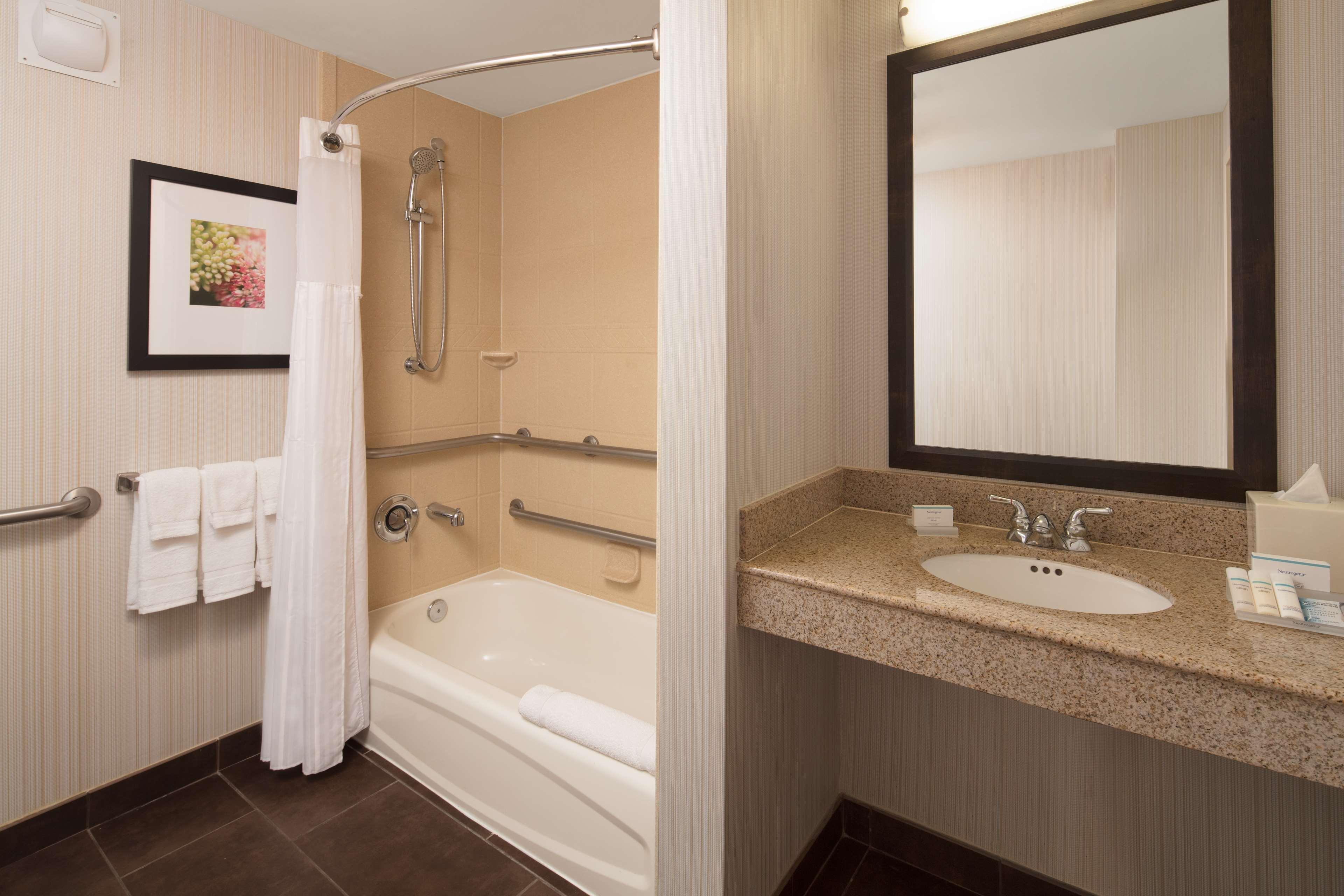 Hilton Garden Inn Boca Raton Bagian luar foto