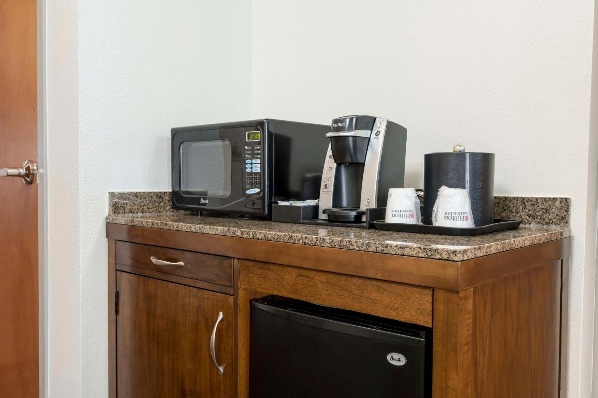 Hilton Garden Inn Boca Raton Bagian luar foto
