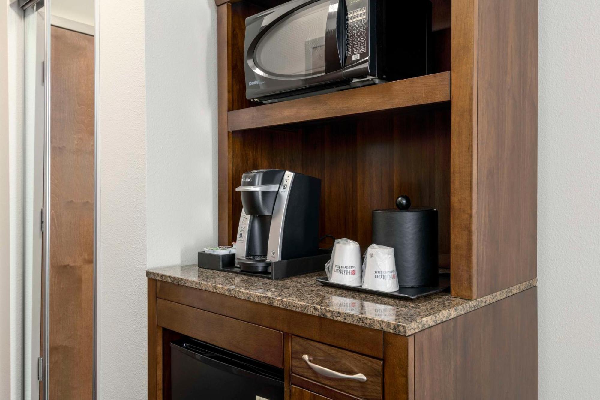 Hilton Garden Inn Boca Raton Bagian luar foto